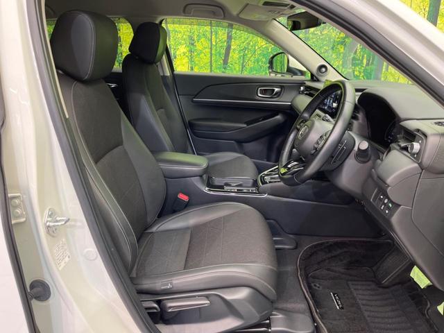 ヴェゼル ｅ：ＨＥＶ　Ｚ　純正９インチナビ　全周囲カメラ　衝突軽減装置　レーダークルーズ　禁煙車　ＬＥＤヘッドライト　ＥＴＣ　Ｂｌｕｅｔｏｏｔｈ再生　フルセグ　ドライブレコーダー　クリアランスソナー　オートマチックハイビーム（8枚目）