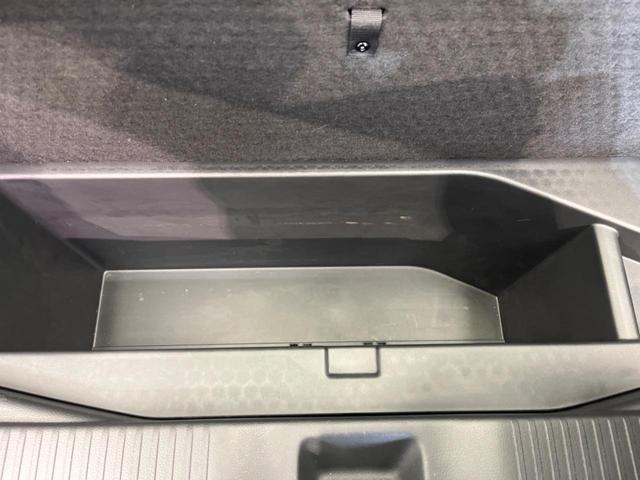 ヴェゼル ｅ：ＨＥＶ　Ｚ　純正９インチナビ　全周囲カメラ　衝突軽減装置　レーダークルーズ　禁煙車　ＬＥＤヘッドライト　ＥＴＣ　Ｂｌｕｅｔｏｏｔｈ再生　フルセグ　ドライブレコーダー　クリアランスソナー　オートマチックハイビーム（32枚目）