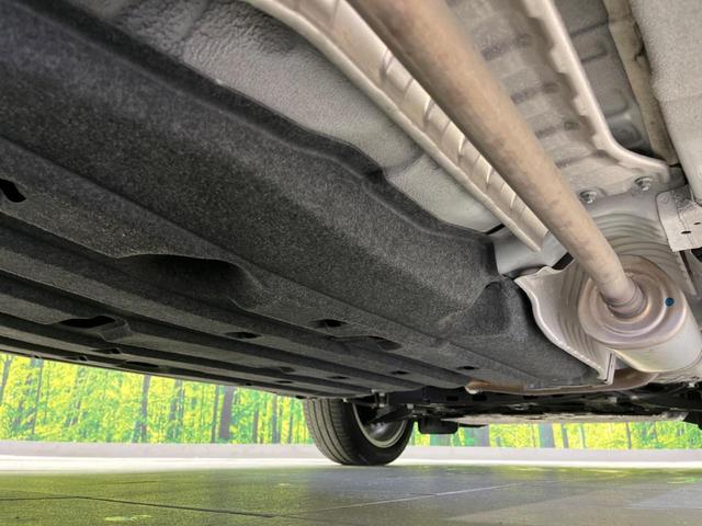 ヴェゼル ｅ：ＨＥＶ　Ｚ　純正９インチナビ　全周囲カメラ　衝突軽減装置　レーダークルーズ　禁煙車　ＬＥＤヘッドライト　ＥＴＣ　Ｂｌｕｅｔｏｏｔｈ再生　フルセグ　ドライブレコーダー　クリアランスソナー　オートマチックハイビーム（45枚目）