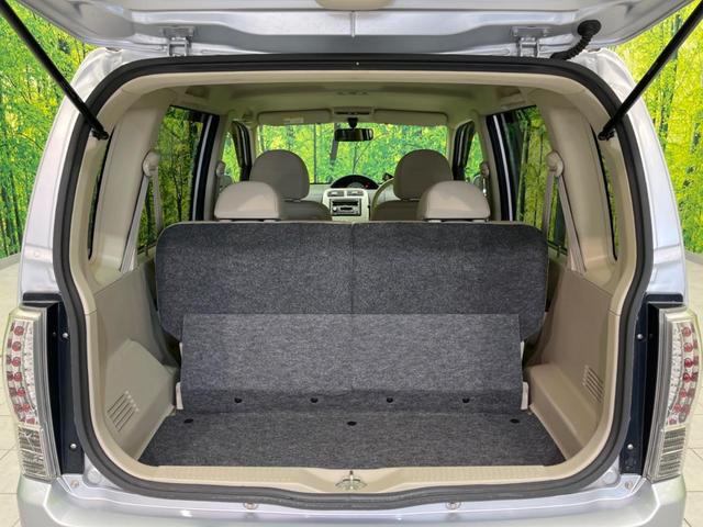 ���i�̂���������ʋ΁A���}���ɏ\���ȉ׎��X�y�[�X���m�ۂ��Ă���܂��B�Z�J���h�V�[�g��|���ƁA�傫�ȉו��̐ύڂ��\�ł���