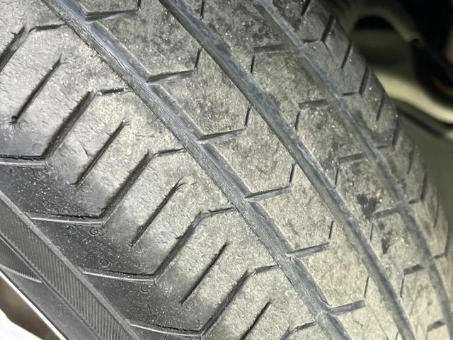 タフト Ｇ　ガラスルーフ　衝突軽減装置　ＳＤナビ　全周囲モニター　ＥＴＣ　Ｂｌｕｅｔｏｏｔｈ　フルセグ　ＬＥＤヘッドライト　シートヒーター　純正１５インチアルミホイール　クリアランスソナー　スマートキ－（22枚目）