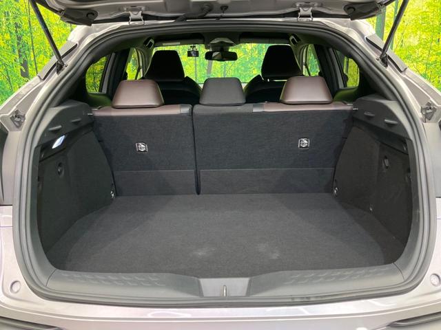 Ｃ－ＨＲ Ｇ　衝突軽減装置　９インチナビ　レーダークルーズコントロール　ブラインドスポットモニター　車線逸脱警報　バックカメラ　ＥＴＣ　Ｂｌｕｅｔｏｏｔｈ　フルセグシートヒーター　スマートキー　ＬＥＤヘッド（10枚目）