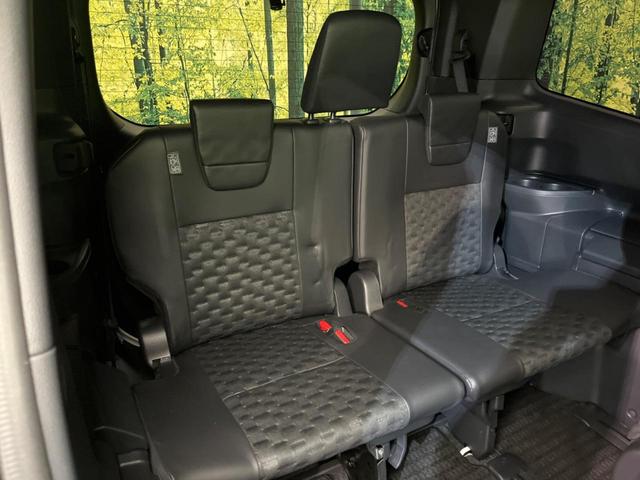 ヴォクシー ハイブリッドＳ－Ｚ　フリップダウンモニター　メーカー１０．５インチナビ　衝突軽減装置　両側電動スライド　レーダークルーズコントロール　バックカメラ　ＬＥＤヘッドライト　ＥＴＣ　Ｂｌｕｅｔｏｏｔｈ　フルセグ　シートヒーター（10枚目）