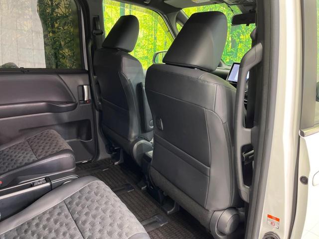 ヴォクシー ハイブリッドＳ－Ｚ　フリップダウンモニター　メーカー１０．５インチナビ　衝突軽減装置　両側電動スライド　レーダークルーズコントロール　バックカメラ　ＬＥＤヘッドライト　ＥＴＣ　Ｂｌｕｅｔｏｏｔｈ　フルセグ　シートヒーター（38枚目）