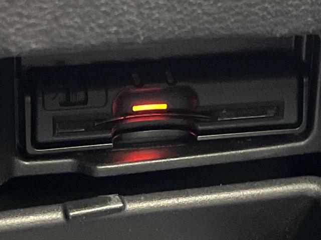 セレナ ハイウェイスター　ＶセレクションＩＩ　フリップダウンモニター　両側電動スライド　衝突軽減装置　純正９インチナビ　全周囲カメラ　プロパイロット　ＥＴＣ　Ｂｌｕｅｔｏｏｔｈ　フルセグ　ステアリングスイッチ　デジタルインナーミラー　スマートキー（49枚目）