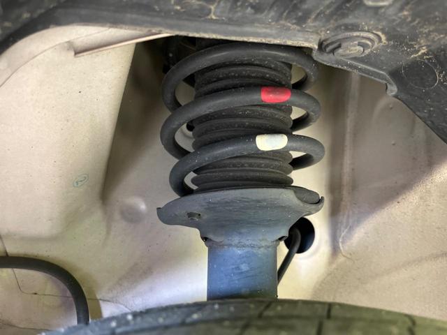 アルトラパン Ｘ　純正ＳＤナビ　衝突被害軽減　禁煙車　コーナーセンサー　スマートキー　ＨＩＤヘッド　純正１４インチアルミ　車線逸脱警報　オートライト　オートエアコン　Ｂｌｕｅｔｏｏｔｈ　ＣＤ　ＤＶＤ再生（21枚目）