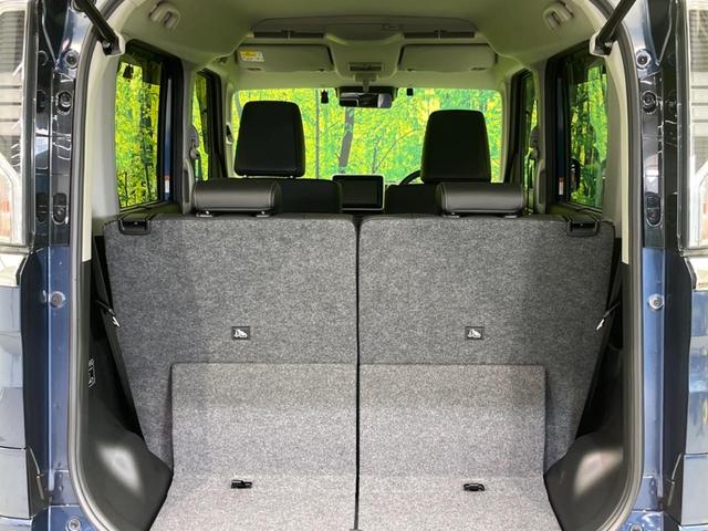 ���i�̂���������ʋ΁A���}���ɏ\���ȉ׎��X�y�[�X���m�ۂ��Ă���܂��B�Z�J���h�V�[�g��|���ƁA�傫�ȉו��̐ύڂ��\�ł���