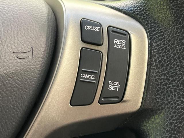 �y�N���[�Y�R���g���[���z�������H�����N���N���s�B�A�N�Z���𗣂��Ă���葬�x�ő��s���ł��A�������^�]���̕��S���y���I�����E�������ȒP�ȃX�C�b�`����Œ����ł��܂��B