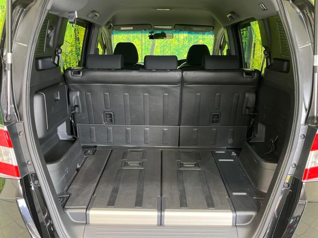 ���i�̂���������ʋ΁A���}���ɏ\���ȉ׎��X�y�[�X���m�ۂ��Ă���܂��B�Z�J���h�V�[�g��|���ƁA�傫�ȉו��̐ύڂ��\�ł���