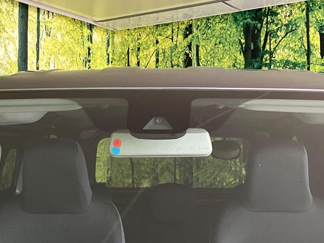 �y�G�}�[�W�F���V�[�u���[�L�z���s���ɑO���̎ԗ�����F�����A�Փ˂������Ȏ��͌x��ƃu���[�L�ŏՓˉ���Ɣ�Q�y�����A�V�X�g�B�����S�Ƀh���C�u�����y���݂��������܂��B