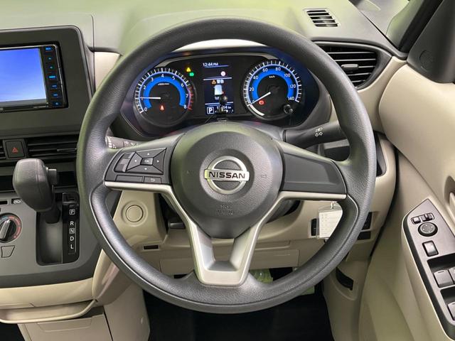 �y�X�e�A�����O�X�C�b�`�z�^�]���A�O������ڐ������炷���ƂȂ��A�I�[�f�B�I���̑��삪�\�ȕ֗��@�\�I���S�����K�ȃh���C�u�����o���Ă���܂���