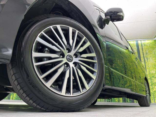 �y�����P�W�C���`�A���~�z�C�[���z�O�ςɃ}�b�`���������A���~�z�C�[���𑕒����Ă���܂��B�e��ЊO�A���~�z�C�[����A�X�^�b�h���X�^�C�����戵�����Ă���܂��B���񂲑��k����������