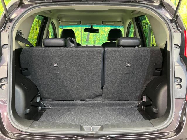 ���i�̂���������ʋ΁A���}���ɏ\���ȉ׎��X�y�[�X���m�ۂ��Ă���܂��B�Z�J���h�V�[�g��|���ƁA�傫�ȉו��̐ύڂ��\�ł���