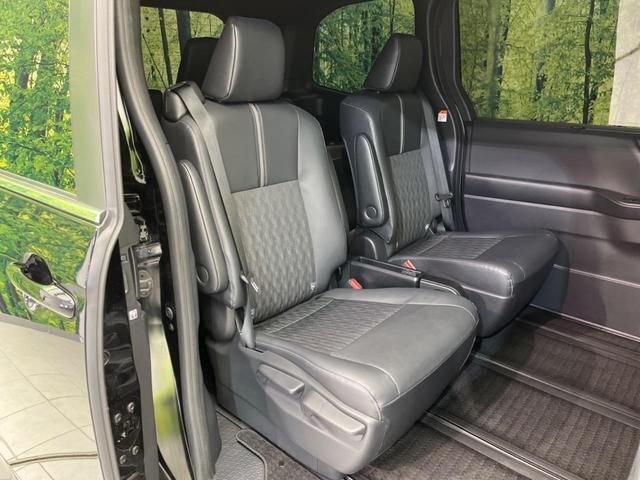 ノア Ｓ－Ｚ　両側電動スライドドア　純正１０．５インチナビ　フリップダウンモニター　バックカメラ　衝突警報装置　レーダークルーズコントロール　禁煙車　ハーフレザーシート　シートヒーター　コーナーセンサー（9枚目）