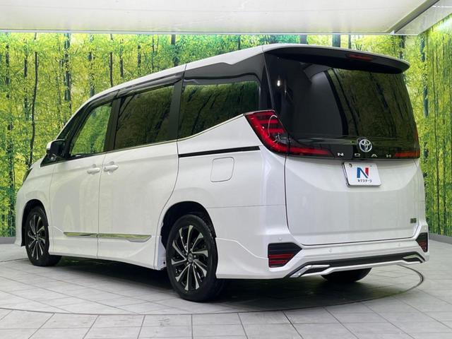 ノア ハイブリッドＳ－Ｚ　両側電動スライドドア　両側電動スライドドア　純正エアロ　純正１０．５型ナビ　後席モニター　バックカメラ　衝突警報装置　レーダークルーズコントロール　禁煙車　パワーバックドア　ハーフレ（4枚目）