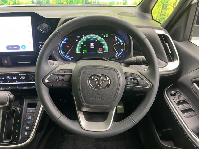 ノア ハイブリッドＳ－Ｚ　両側電動スライドドア　両側電動スライドドア　純正エアロ　純正１０．５型ナビ　後席モニター　バックカメラ　衝突警報装置　レーダークルーズコントロール　禁煙車　パワーバックドア　ハーフレ（12枚目）