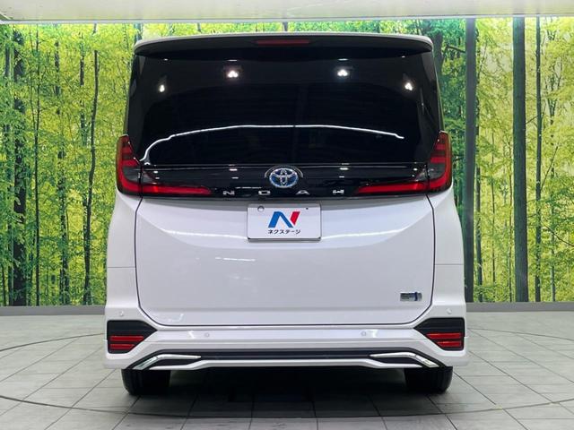 ノア ハイブリッドＳ－Ｚ　両側電動スライドドア　両側電動スライドドア　純正エアロ　純正１０．５型ナビ　後席モニター　バックカメラ　衝突警報装置　レーダークルーズコントロール　禁煙車　パワーバックドア　ハーフレ（16枚目）