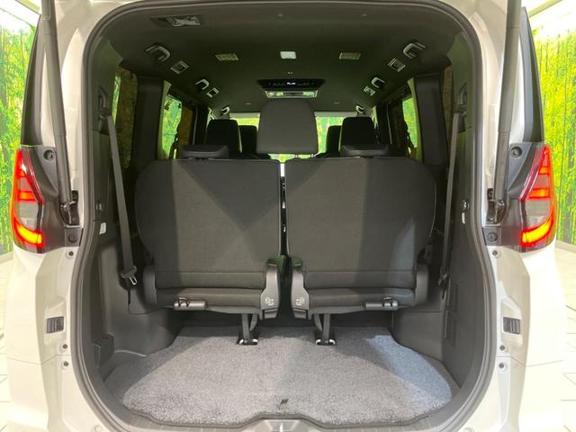 ノア ハイブリッドＳ－Ｚ　両側電動スライドドア　両側電動スライドドア　純正エアロ　純正１０．５型ナビ　後席モニター　バックカメラ　衝突警報装置　レーダークルーズコントロール　禁煙車　パワーバックドア　ハーフレ（26枚目）