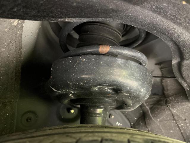 ノア ハイブリッドＳ－Ｚ　両側電動スライドドア　両側電動スライドドア　純正エアロ　純正１０．５型ナビ　後席モニター　バックカメラ　衝突警報装置　レーダークルーズコントロール　禁煙車　パワーバックドア　ハーフレ（33枚目）