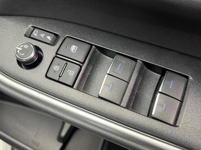 ノア ハイブリッドＳ－Ｚ　両側電動スライドドア　両側電動スライドドア　純正エアロ　純正１０．５型ナビ　後席モニター　バックカメラ　衝突警報装置　レーダークルーズコントロール　禁煙車　パワーバックドア　ハーフレ（45枚目）