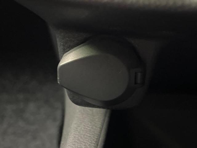 ノア ハイブリッドＳ－Ｚ　両側電動スライドドア　両側電動スライドドア　純正エアロ　純正１０．５型ナビ　後席モニター　バックカメラ　衝突警報装置　レーダークルーズコントロール　禁煙車　パワーバックドア　ハーフレ（71枚目）