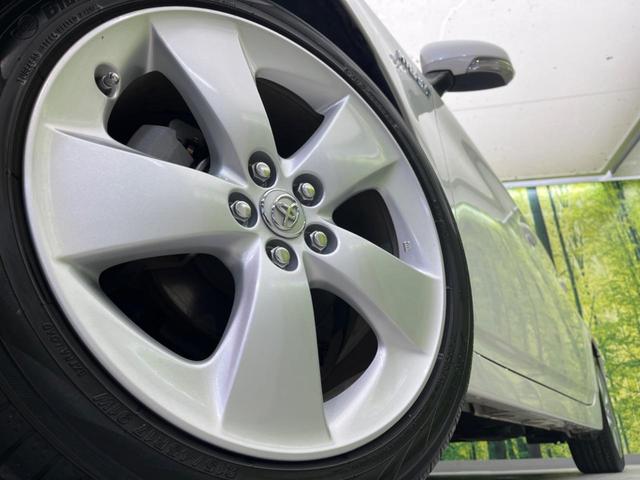 プリウス Ｓ　モデリスタエアロ　禁煙車　ナビ　バックカメラ　ＥＴＣ　ドライブレコーダー　Ｂｌｕｅｔｏｏｔｈ　フルセグ　クルーズコントロール　革巻きステアリング　スマートキー　オートライト　オートエアコン（13枚目）