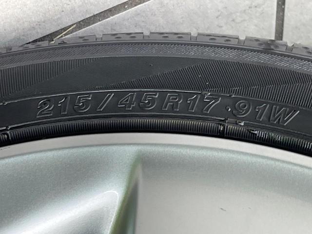 プリウス Ｓ　モデリスタエアロ　禁煙車　ナビ　バックカメラ　ＥＴＣ　ドライブレコーダー　Ｂｌｕｅｔｏｏｔｈ　フルセグ　クルーズコントロール　革巻きステアリング　スマートキー　オートライト　オートエアコン（23枚目）