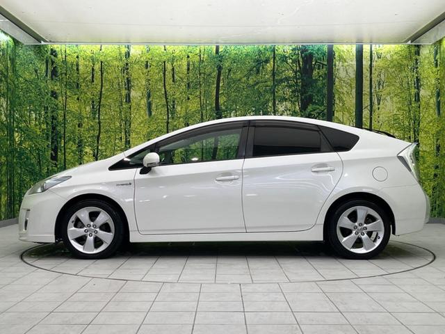 プリウス Ｓ　モデリスタエアロ　禁煙車　ナビ　バックカメラ　ＥＴＣ　ドライブレコーダー　Ｂｌｕｅｔｏｏｔｈ　フルセグ　クルーズコントロール　革巻きステアリング　スマートキー　オートライト　オートエアコン（27枚目）