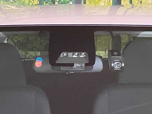 アクア Ｓスタイルブラック　純正ナビ　バックカメラ　衝突軽減装置　禁煙車　シートヒーター　ドラレコ　レーンキープ　スマートキー　ＬＥＤヘッド　ＥＴＣ　オートマチックハイビーム　車線逸脱警報　オートライト　オートエアコン（5枚目）