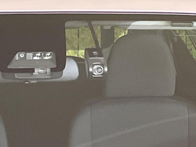 アクア Ｓスタイルブラック　純正ナビ　バックカメラ　衝突軽減装置　禁煙車　シートヒーター　ドラレコ　レーンキープ　スマートキー　ＬＥＤヘッド　ＥＴＣ　オートマチックハイビーム　車線逸脱警報　オートライト　オートエアコン（7枚目）