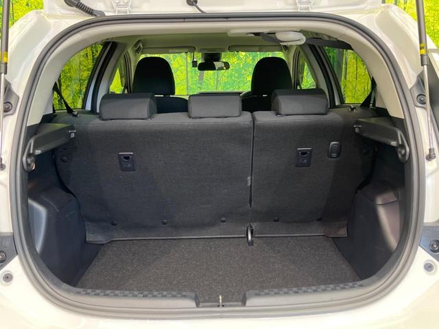 アクア Ｓスタイルブラック　純正ナビ　バックカメラ　衝突軽減装置　禁煙車　シートヒーター　ドラレコ　レーンキープ　スマートキー　ＬＥＤヘッド　ＥＴＣ　オートマチックハイビーム　車線逸脱警報　オートライト　オートエアコン（10枚目）