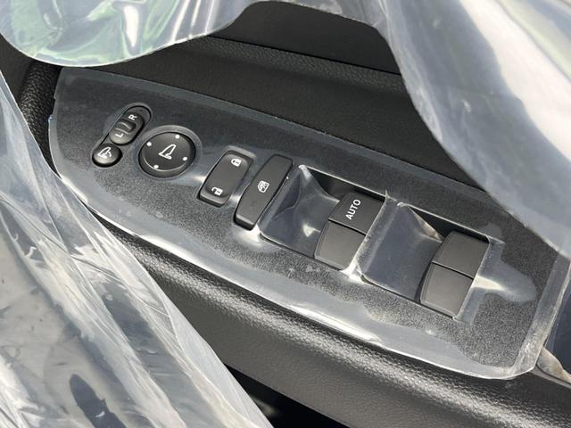 ＷＲ－Ｖ Ｘ　衝突軽減装置　レーダークルーズ　ＬＥＤヘッドライト　禁煙車　クリアランスソナー　オートマチックハイビーム　オートライト　電動格納ミラー　オートエアコン　横滑り防止（39枚目）