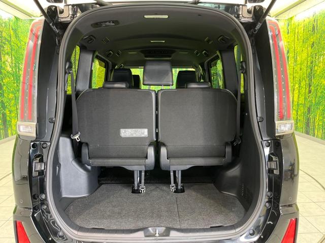 ノア ハイブリッドＳｉ　ダブルバイビーＩＩ　後席モニタ　両側電動スライドドア　衝突軽減装置　純正９インチナビ　バックカメラ　ＥＴＣ　Ｂｌｕｅｔｏｏｔｈ　フルセグ　ハーフレザーシート　ＬＥＤヘッドライト　ＬＥＤフロントフォグ　クリアランスソナー（10枚目）