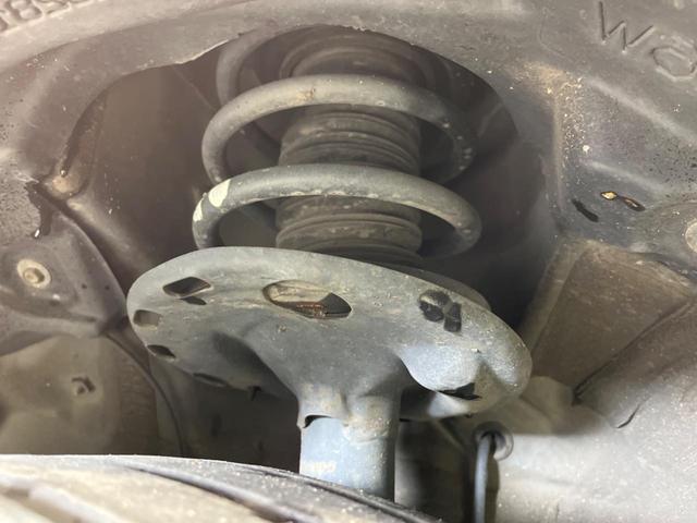 ノア ハイブリッドＳｉ　ダブルバイビーＩＩ　後席モニタ　両側電動スライドドア　衝突軽減装置　純正９インチナビ　バックカメラ　ＥＴＣ　Ｂｌｕｅｔｏｏｔｈ　フルセグ　ハーフレザーシート　ＬＥＤヘッドライト　ＬＥＤフロントフォグ　クリアランスソナー（20枚目）