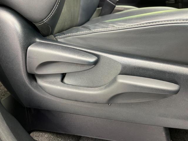 ノア ハイブリッドＳｉ　ダブルバイビーＩＩ　後席モニタ　両側電動スライドドア　衝突軽減装置　純正９インチナビ　バックカメラ　ＥＴＣ　Ｂｌｕｅｔｏｏｔｈ　フルセグ　ハーフレザーシート　ＬＥＤヘッドライト　ＬＥＤフロントフォグ　クリアランスソナー（40枚目）