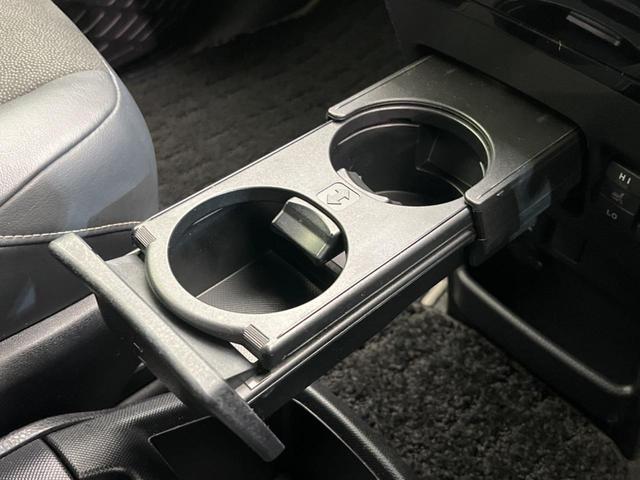 ノア ハイブリッドＳｉ　ダブルバイビーＩＩ　後席モニタ　両側電動スライドドア　衝突軽減装置　純正９インチナビ　バックカメラ　ＥＴＣ　Ｂｌｕｅｔｏｏｔｈ　フルセグ　ハーフレザーシート　ＬＥＤヘッドライト　ＬＥＤフロントフォグ　クリアランスソナー（61枚目）