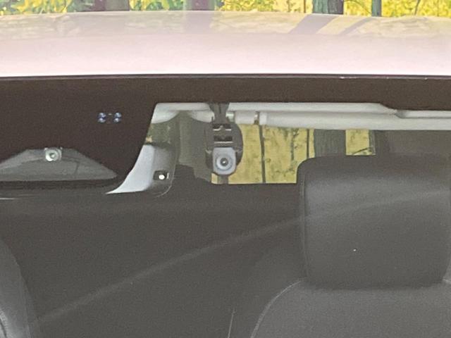 ヴェゼル ｅ：ＨＥＶ　Ｚ　ホンダセンシング　禁煙車　純正９インチナビ　アダプティブクルーズコントロール　バックカメラ　ＥＴＣ　Ｂｌｕｅｔｏｏｔｈ　フルセグ　ドライブレコーダー　スマートキー　シートヒーター　ハーフレザーシート（7枚目）