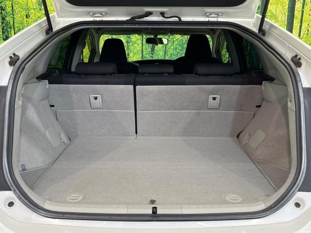 プリウス Ｓツーリングセレクション・Ｇ’ｓ　禁煙車　ＳＤナビ　バックカメラ　ＥＴＣ　Ｂｌｕｅｔｏｏｔｈ　フルセグ　スマートキー　ＨＩＤヘッドライト　クルーズコントロール　オートライト　オートエアコン　革巻きステアリング　ステアリングスイッチ（10枚目）