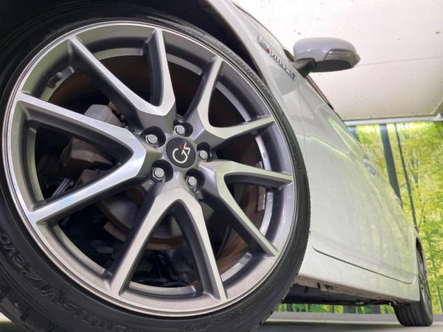 プリウス Ｓツーリングセレクション・Ｇ’ｓ　禁煙車　ＳＤナビ　バックカメラ　ＥＴＣ　Ｂｌｕｅｔｏｏｔｈ　フルセグ　スマートキー　ＨＩＤヘッドライト　クルーズコントロール　オートライト　オートエアコン　革巻きステアリング　ステアリングスイッチ（13枚目）