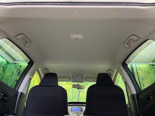 プリウス Ｓツーリングセレクション・Ｇ’ｓ　禁煙車　ＳＤナビ　バックカメラ　ＥＴＣ　Ｂｌｕｅｔｏｏｔｈ　フルセグ　スマートキー　ＨＩＤヘッドライト　クルーズコントロール　オートライト　オートエアコン　革巻きステアリング　ステアリングスイッチ（32枚目）