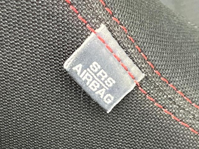 プリウス Ｓツーリングセレクション・Ｇ’ｓ　禁煙車　ＳＤナビ　バックカメラ　ＥＴＣ　Ｂｌｕｅｔｏｏｔｈ　フルセグ　スマートキー　ＨＩＤヘッドライト　クルーズコントロール　オートライト　オートエアコン　革巻きステアリング　ステアリングスイッチ（39枚目）