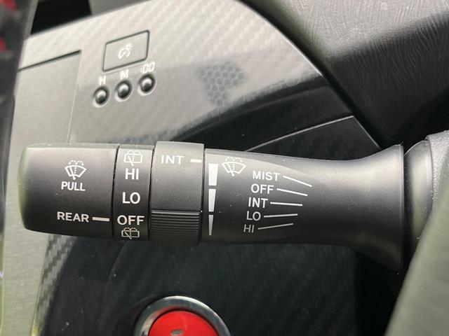 プリウス Ｓツーリングセレクション・Ｇ’ｓ　禁煙車　ＳＤナビ　バックカメラ　ＥＴＣ　Ｂｌｕｅｔｏｏｔｈ　フルセグ　スマートキー　ＨＩＤヘッドライト　クルーズコントロール　オートライト　オートエアコン　革巻きステアリング　ステアリングスイッチ（44枚目）