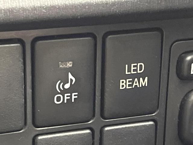 プリウス Ｓツーリングセレクション・Ｇ’ｓ　禁煙車　ＳＤナビ　バックカメラ　ＥＴＣ　Ｂｌｕｅｔｏｏｔｈ　フルセグ　スマートキー　ＨＩＤヘッドライト　クルーズコントロール　オートライト　オートエアコン　革巻きステアリング　ステアリングスイッチ（55枚目）