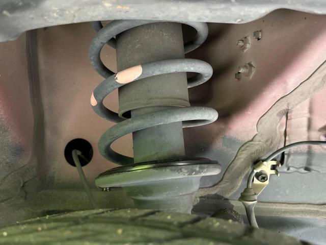 ハスラー ＪスタイルＩＩターボ　衝突軽減　ＳＤナビ　バックカメラ　ＥＴＣ　ドラレコ　Ｂｌｕｅｔｏｏｔｈ　スマートキー　シートヒーター　革巻きハンドル　ステアリングスイッチ　ＨＩＤヘッド　純正１５インチＡＷ　車線逸脱警報（20枚目）