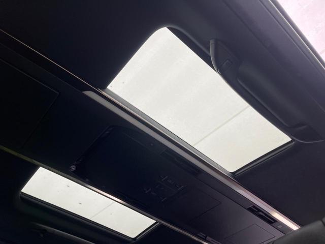 ヴェルファイアハイブリッド Ｚ　プレミア　ガラスルーフ　両側電動スライドドア　純正１４インチディスプレイオーディオ　フリップダウンモニター　全周囲カメラ　衝突警報装置　レーダークルーズコントロール　禁煙車　パワーバックドア（3枚目）