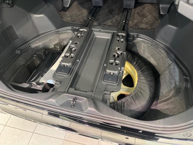 ヴェルファイアハイブリッド Ｚ　プレミア　ガラスルーフ　両側電動スライドドア　純正１４インチディスプレイオーディオ　フリップダウンモニター　全周囲カメラ　衝突警報装置　レーダークルーズコントロール　禁煙車　パワーバックドア（28枚目）