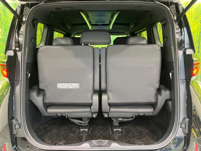 ヴェルファイアハイブリッド Ｚ　プレミア　ガラスルーフ　両側電動スライドドア　純正１４インチディスプレイオーディオ　フリップダウンモニター　全周囲カメラ　衝突警報装置　レーダークルーズコントロール　禁煙車　パワーバックドア（30枚目）