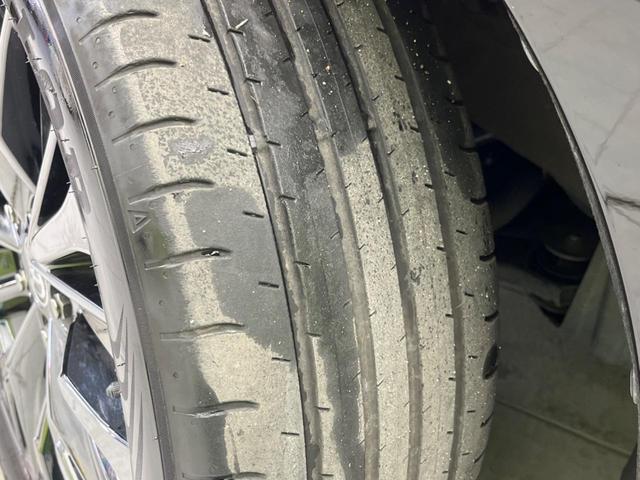 ヴェルファイアハイブリッド Ｚ　プレミア　ガラスルーフ　両側電動スライドドア　純正１４インチディスプレイオーディオ　フリップダウンモニター　全周囲カメラ　衝突警報装置　レーダークルーズコントロール　禁煙車　パワーバックドア（37枚目）