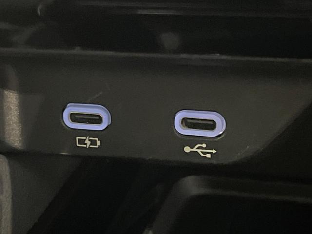 ヴェルファイアハイブリッド Ｚ　プレミア　ガラスルーフ　両側電動スライドドア　純正１４インチディスプレイオーディオ　フリップダウンモニター　全周囲カメラ　衝突警報装置　レーダークルーズコントロール　禁煙車　パワーバックドア（67枚目）