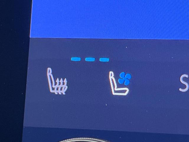 ヴェルファイアハイブリッド Ｚ　プレミア　ガラスルーフ　両側電動スライドドア　純正１４インチディスプレイオーディオ　フリップダウンモニター　全周囲カメラ　衝突警報装置　レーダークルーズコントロール　禁煙車　パワーバックドア（69枚目）